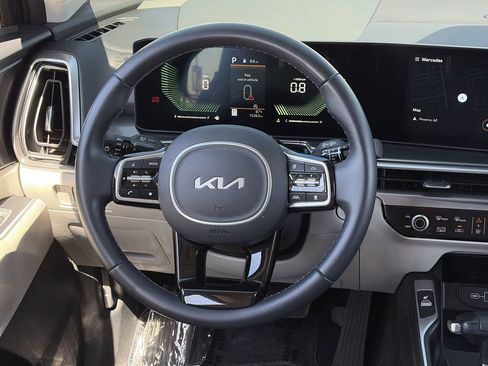Certified 2025 Kia Sorento EX w/ Panoramic Sunroof Package FWD image 13