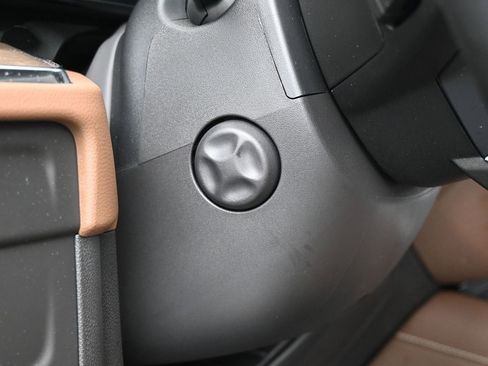 Used 2025 Chevrolet Tahoe High Country image 15