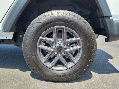 Used 2025 Jeep Wrangler Sport S AWD/4WD image 7