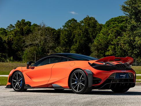 Used 2021 McLaren 765LT image 47