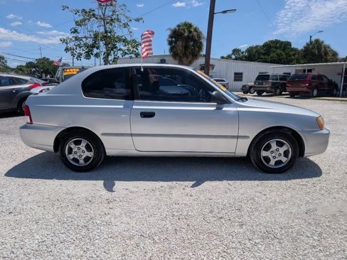 Used 2002 Hyundai Accent GS FWD image 4
