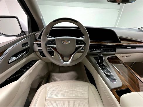 Used 2024 Cadillac Escalade Sport Platinum w/ LPO, ONYX Package AWD/4WD image 21