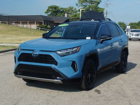 Used 2023 Toyota RAV4 XSE AWD/4WD image 25