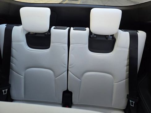 Used 2025 Tesla Model Y Long Range image 39