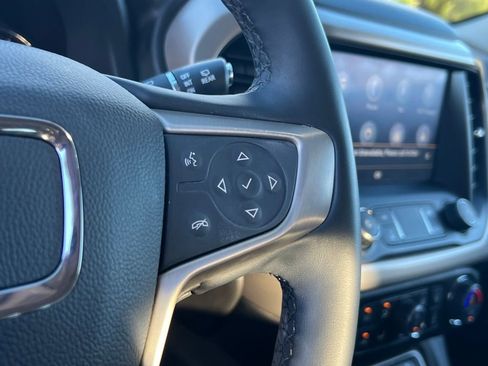 Used 2023 GMC Acadia Denali image 21