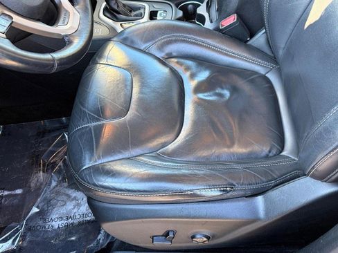 Used 2017 Jeep Cherokee Limited image 17