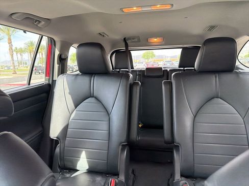 Used 2023 Toyota Highlander XLE image 10
