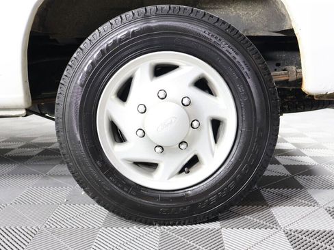 Used 2013 Ford E-150 and Econoline 150 image 9