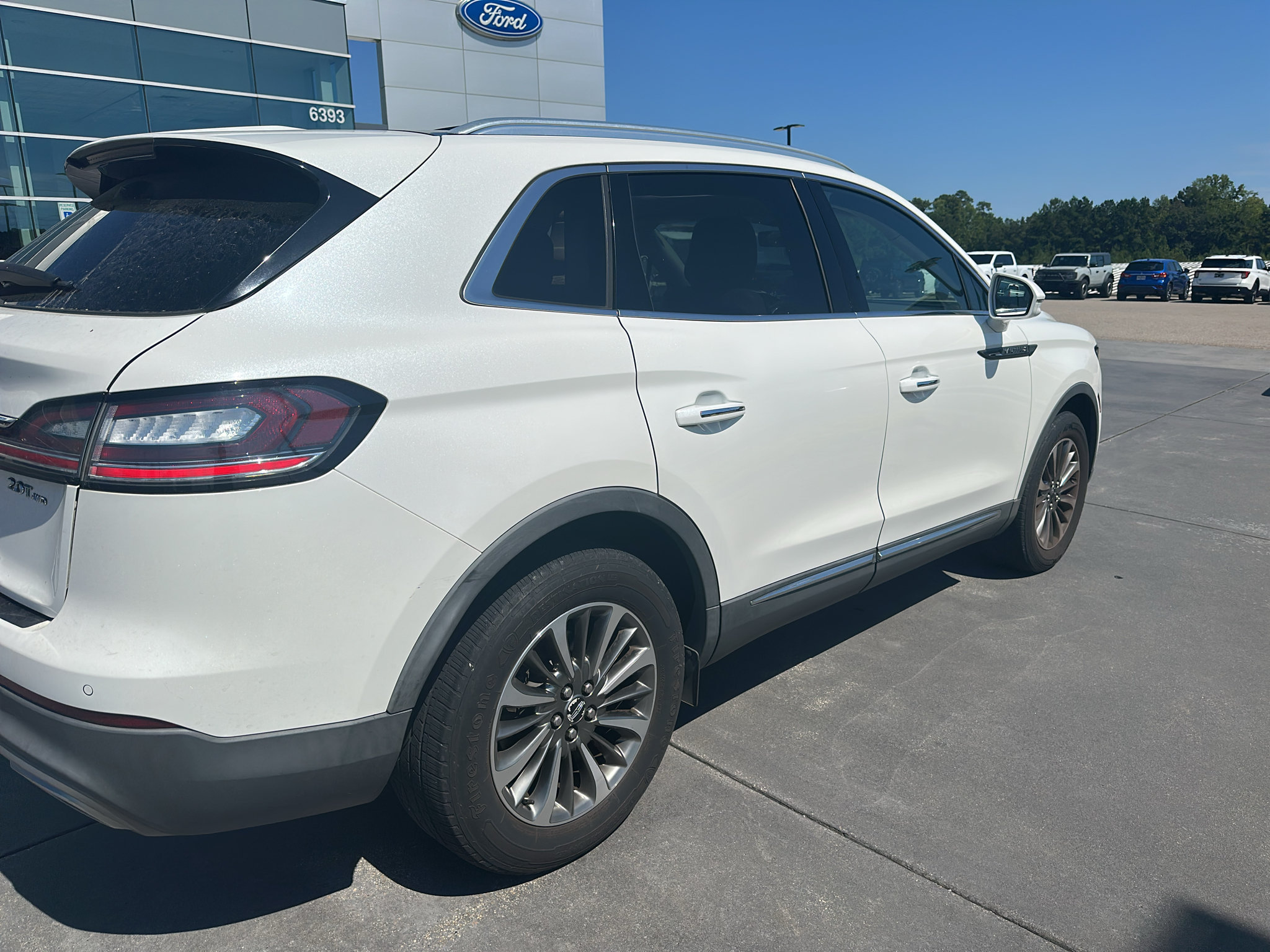 Used 2020 Lincoln Nautilus Reserve AWD/4WD image 2