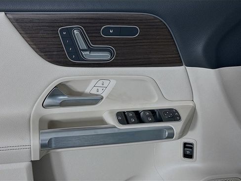 Certified 2026 Mercedes-Benz GLB 250 image 17