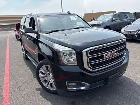 Used 2018 GMC Yukon SLT AWD/4WD image 3
