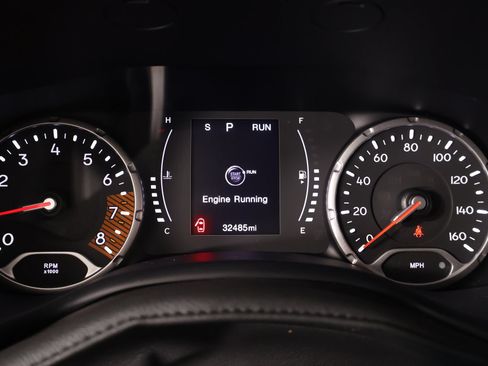 Used 2023 Jeep Renegade Latitude AWD/4WD image 4