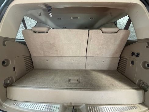 Used 2018 GMC Yukon SLT w/ Premium Edition image 14