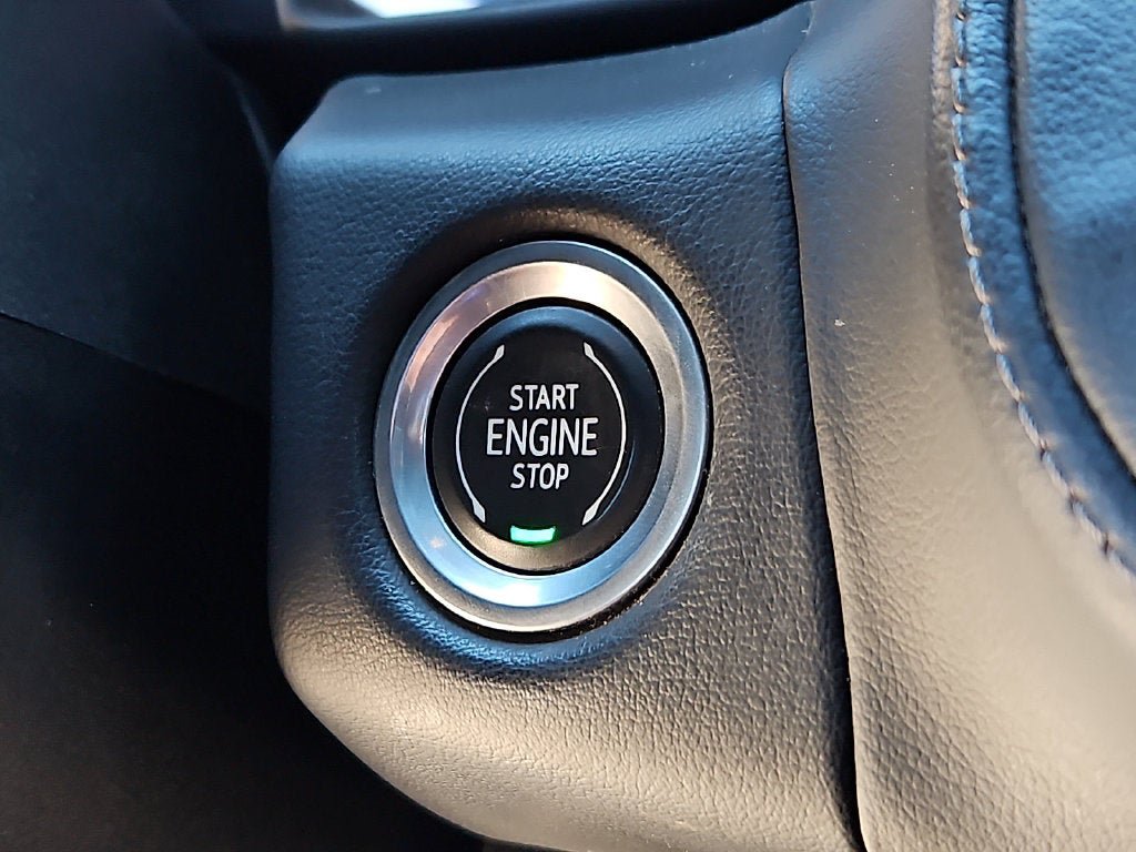Used 2021 Chevrolet Suburban LT RWD image 25