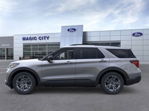 New 2026 Ford Explorer Active w/ Active Comfort Package image 3