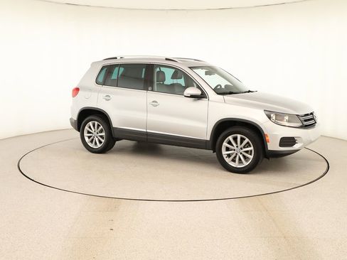 Used 2017 Volkswagen Tiguan Wolfsburg Edition FWD image 9