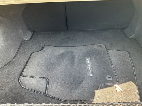 Used 2025 Hyundai Elantra SEL FWD image 32
