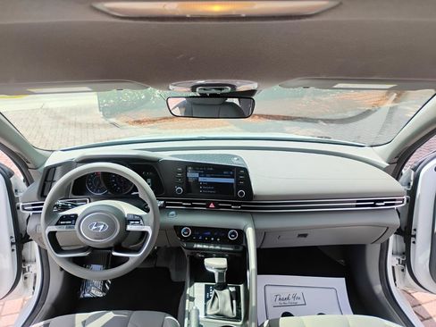 Used 2023 Hyundai Elantra SEL FWD image 58