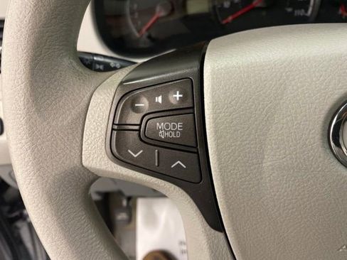 Used 2012 Toyota Sienna LE image 16