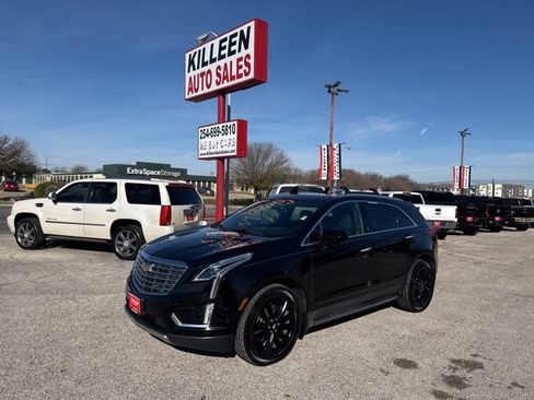 Used 2017 Cadillac XT5 Platinum w/ Driver Assist Package image 2