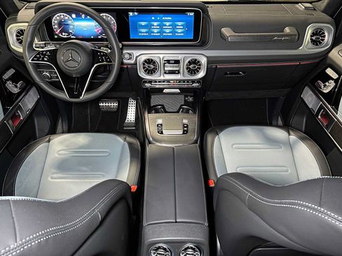 Used 2025 Mercedes-Benz G 550 image 44