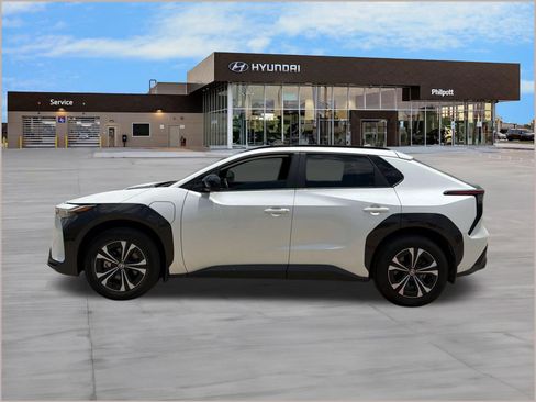 Used 2024 Toyota bZ4X FWD w/ Weather Package image 2