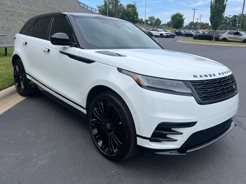 Certified 2026 Land Rover Range Rover Velar Dynamic SE AWD/4WD image 9