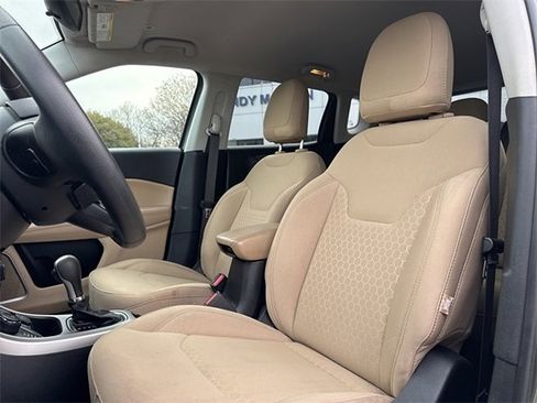 Used 2019 Jeep Compass Sport image 9