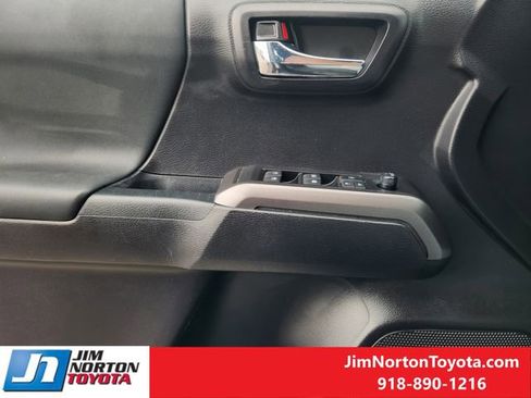 Used 2021 Toyota Tacoma TRD Sport w/ Technology Package image 25