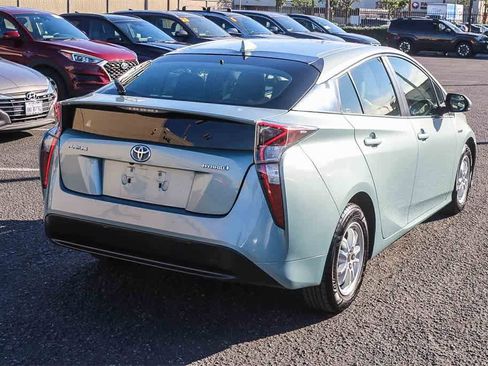 Used 2017 Toyota Prius Two w/ Carpet Mat Package image 4