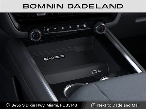 New 2026 Chevrolet Suburban Premier image 23