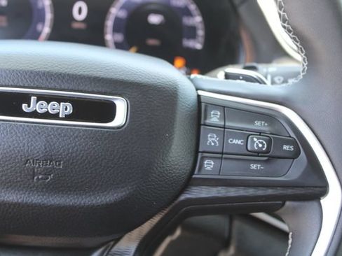 Used 2024 Jeep Grand Cherokee L Altitude AWD/4WD image 20