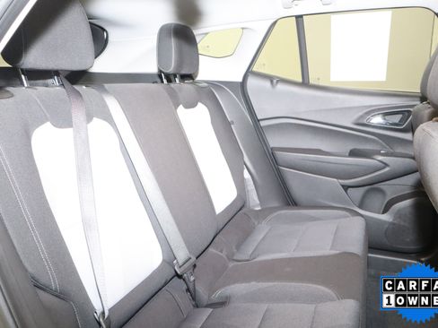 Used 2025 Chevrolet Trax LS FWD image 21