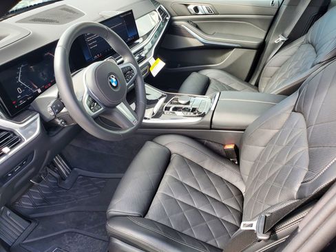 Used 2025 BMW X5 sDrive40i w/ M Sport Package image 19