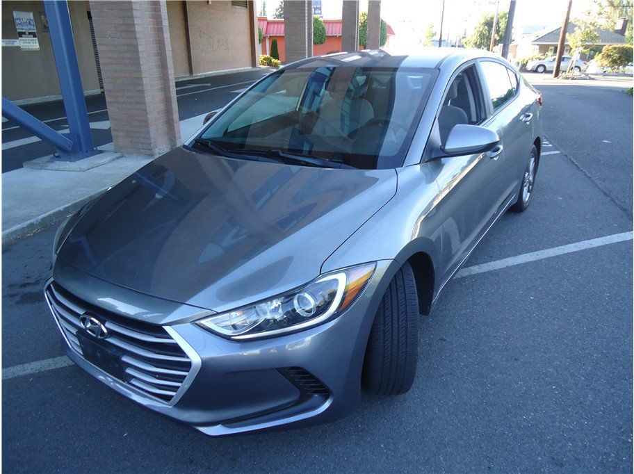 Used 2017 Hyundai Elantra SE FWD image 1
