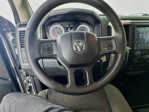 Used 2018 RAM 1500 Classic SLT AWD/4WD image 11