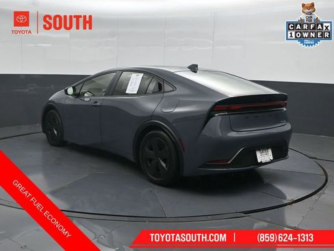 Used 2025 Toyota Prius LE FWD image 8