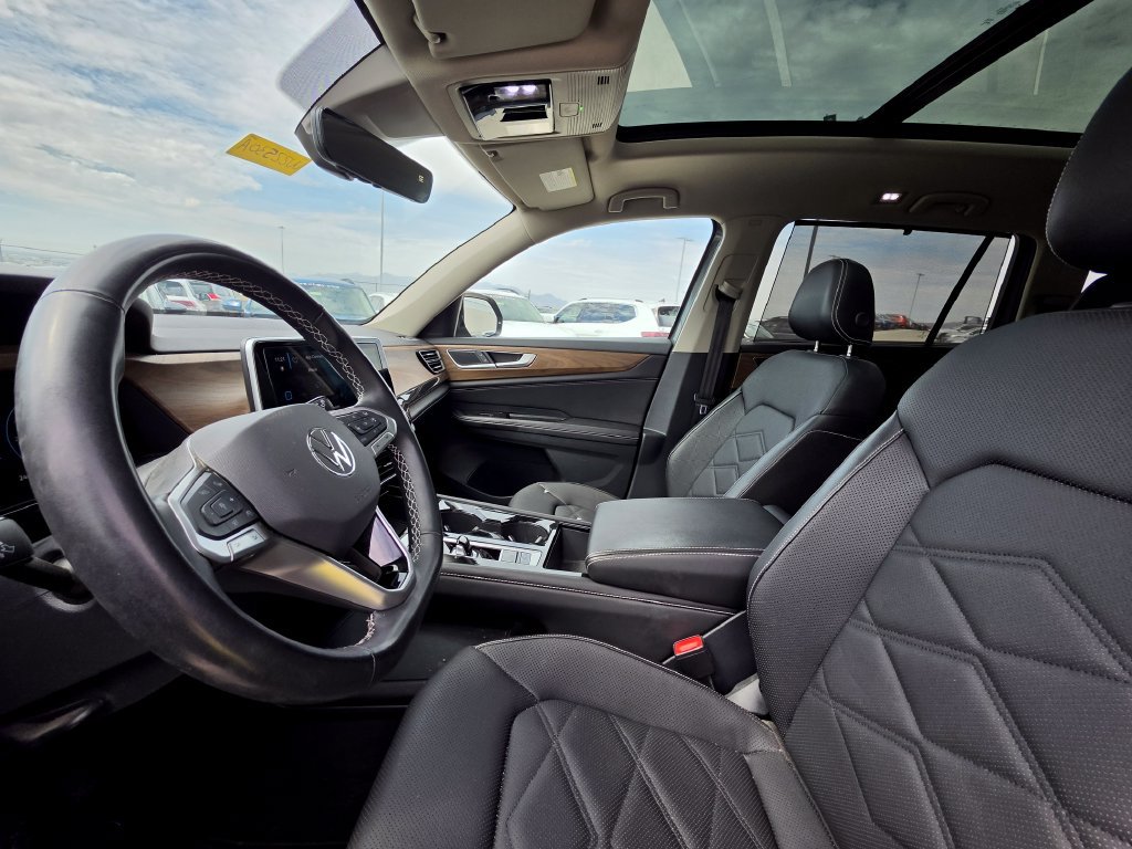 Used 2025 Volkswagen Atlas SE w/ Panoramic Sunroof Package FWD image 13