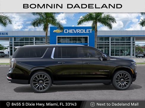 New 2026 Chevrolet Suburban High Country AWD/4WD image 6