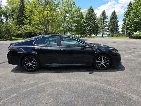 Used 2024 Toyota Camry SE FWD image 7