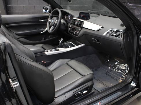 Used 2019 BMW 230i Convertible w/ M Sport Package image 42