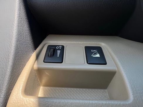 Used 2011 Toyota RAV4 Limited image 23