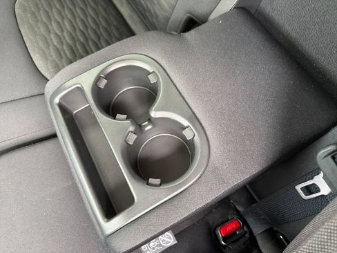 Used 2024 Nissan Pathfinder SV FWD image 29