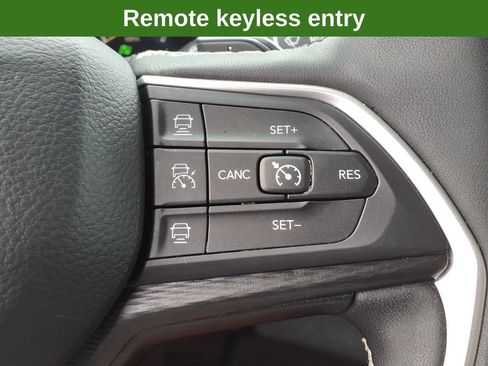 Used 2024 Jeep Grand Cherokee Altitude AWD/4WD image 30