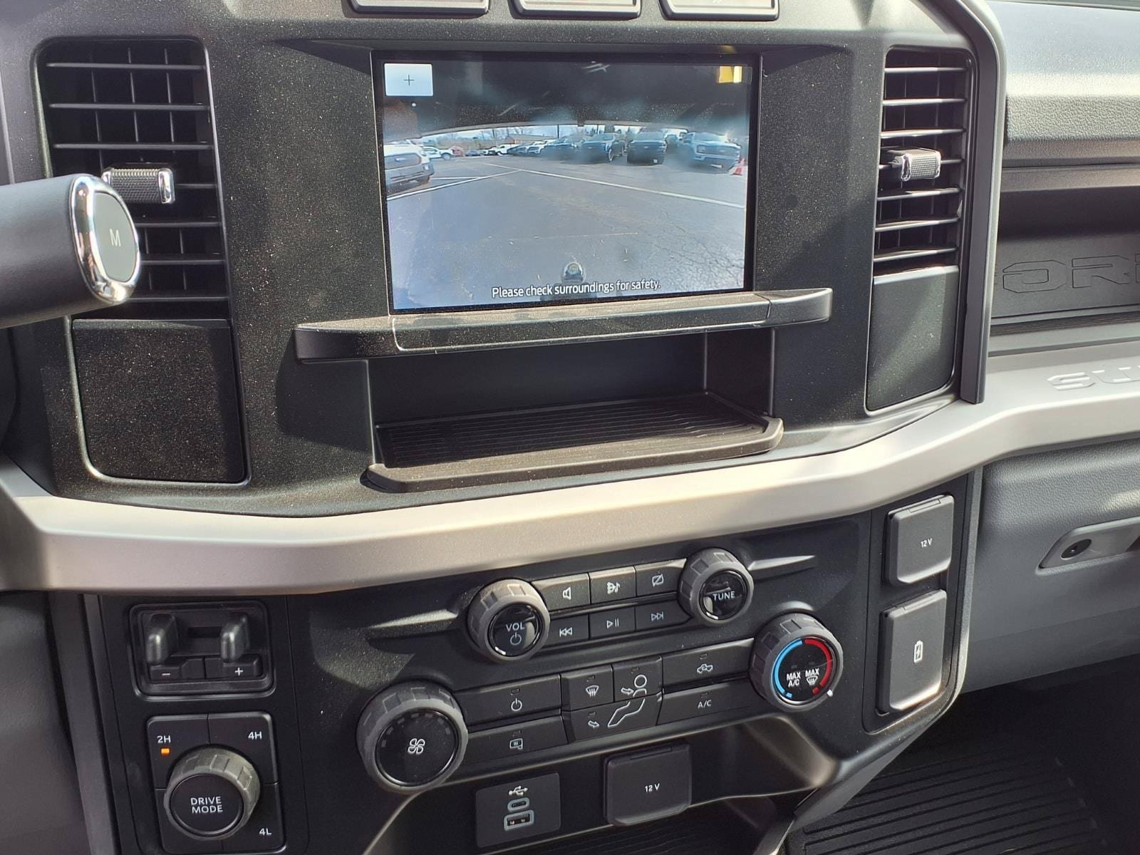 Used 2023 Ford F550 4x4 Regular Cab Super Duty image 26