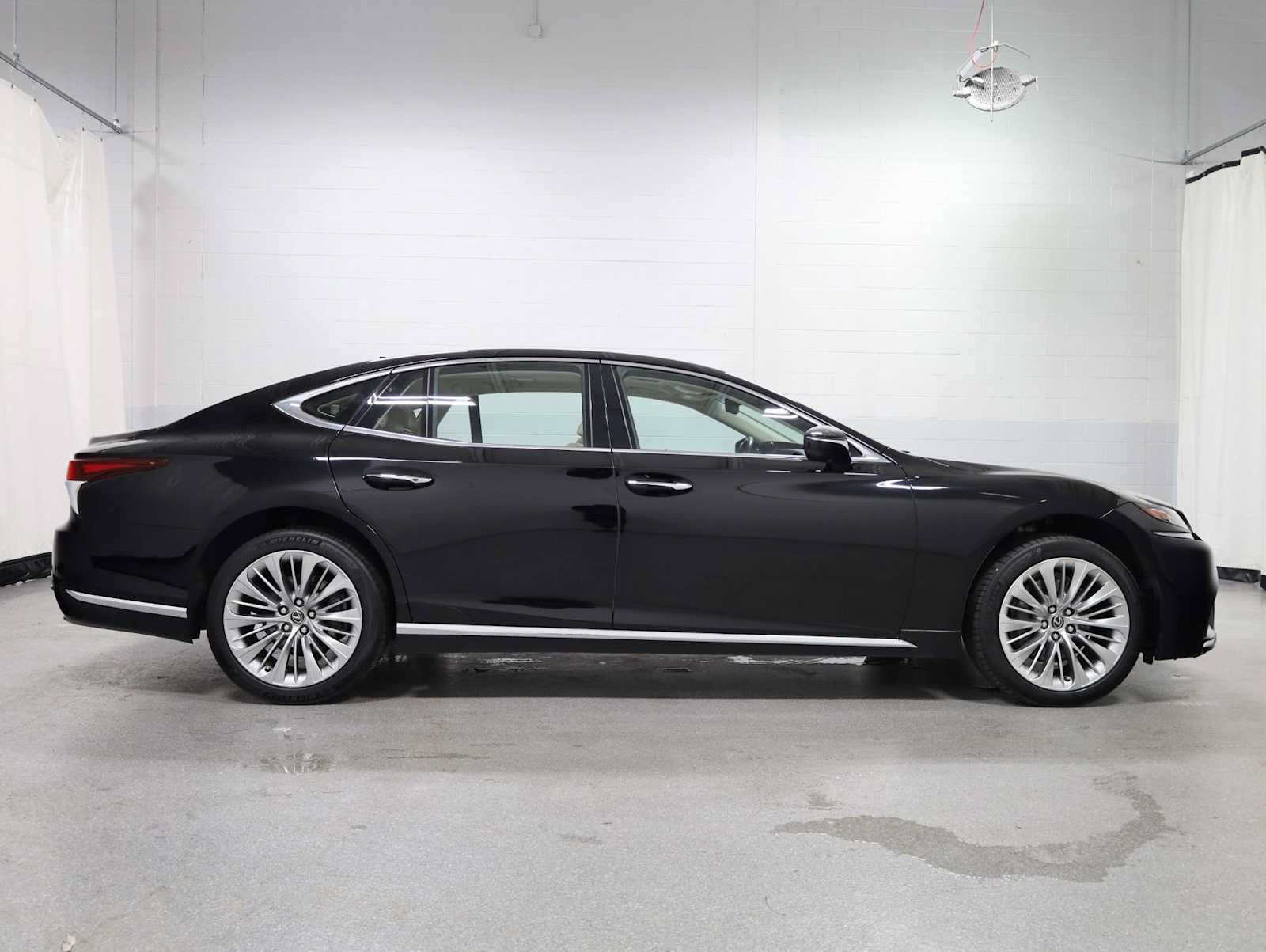 Used 2018 Lexus LS 500 w/ Interior Upgrade Package RWD image 10