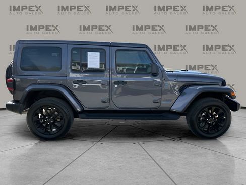 Used 2025 Jeep Wrangler Unlimited Sahara image 6