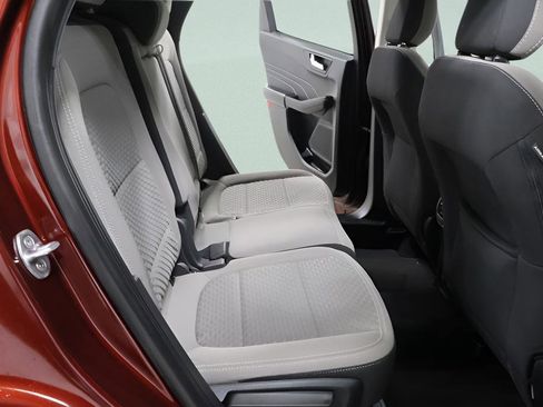Used 2021 Ford Escape SE w/ SE Sport Appearance Package FWD image 31