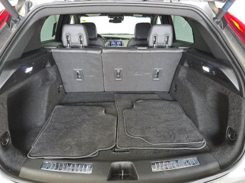 Used 2023 Cadillac XT4 Premium Luxury FWD image 6
