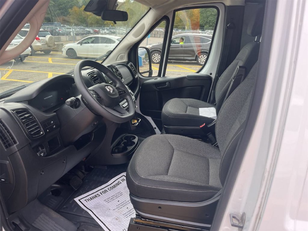 Used 2025 RAM ProMaster 2500 w/ U-Haul Equipment Group FWD image 4